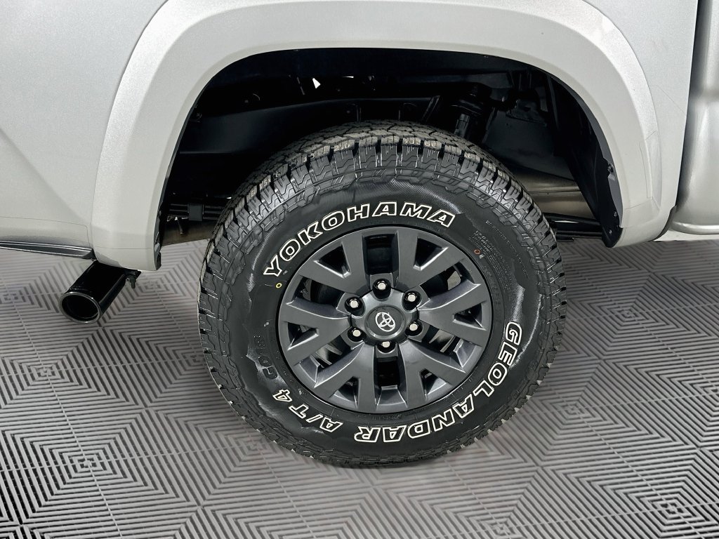 Certified 2023 Toyota Tacoma SR5 w/ Black Out Package (TMS) AWD/4WD image 16