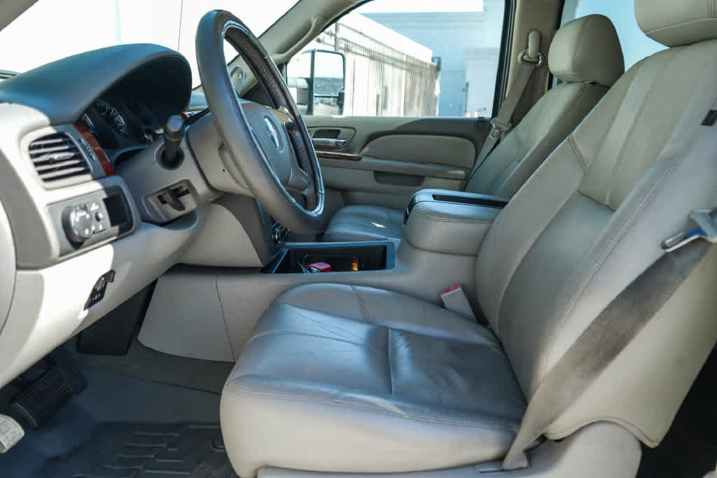 Used 2010 GMC Sierra 1500 SLT w/ Max Trailering Pack RWD image 12