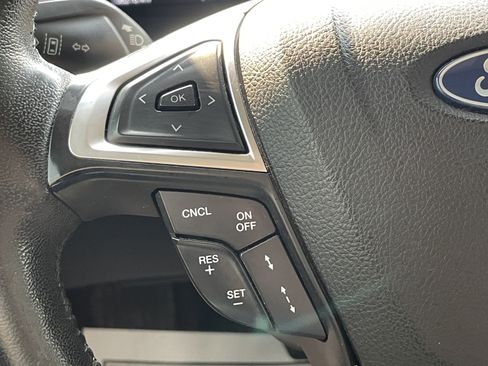 Used 2020 Ford Fusion SEL FWD image 18