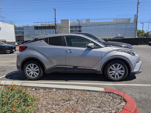Used 2019 Toyota C-HR LE image 6
