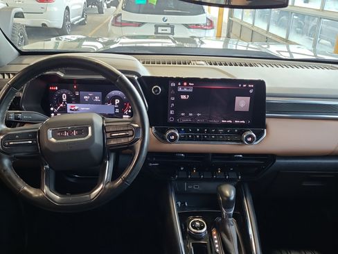 Used 2024 GMC Canyon AT4 w/ AT4 Premium Package AWD/4WD image 11