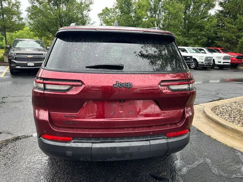 Used 2023 Jeep Grand Cherokee L Laredo AWD/4WD image 8