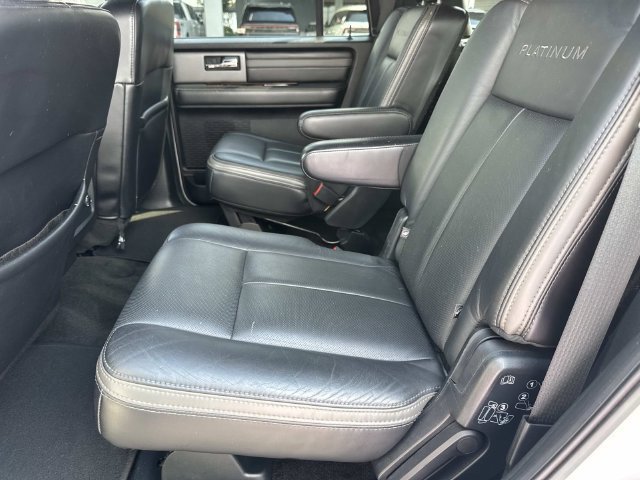 Used 2016 Ford Expedition Platinum RWD image 17