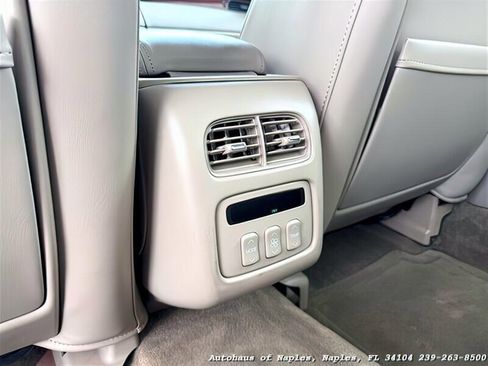 Used 2001 Cadillac De Ville w/ Comfort/Convenience Pkg image 24