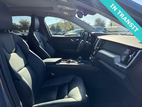 Certified 2024 Volvo XC60 B5 Core image 9