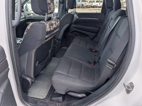 Used 2018 Jeep Grand Cherokee Laredo image 11