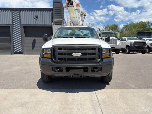 Used 2006 Ford F450 2WD Regular Cab Super Duty image 2