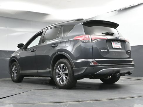 Used 2018 Toyota RAV4 XLE w/ Convenience Package image 28