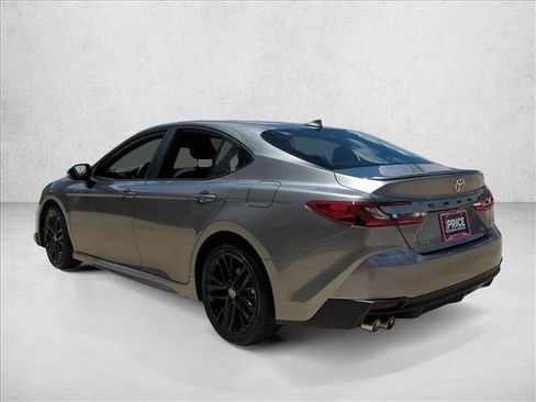 Used 2025 Toyota Camry SE w/ Convenience Package FWD image 8