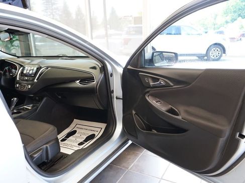 Used 2018 Chevrolet Malibu LT w/ Driver Confidence Package FWD image 38