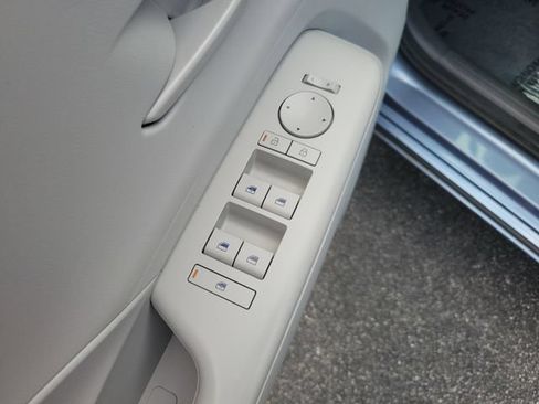 Used 2024 Hyundai Kona SEL FWD image 13