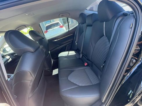 Used 2020 Toyota Camry SE FWD image 15