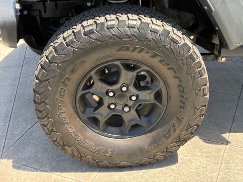 Used 2023 Jeep Wrangler Unlimited w/ Cold Weather Group AWD/4WD image 13