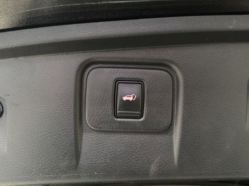 Used 2020 Nissan Murano SV image 11