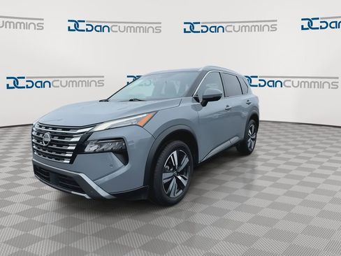 Used 2024 Nissan Rogue SL image 4