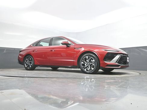 Used 2025 Hyundai Sonata SEL FWD image 33