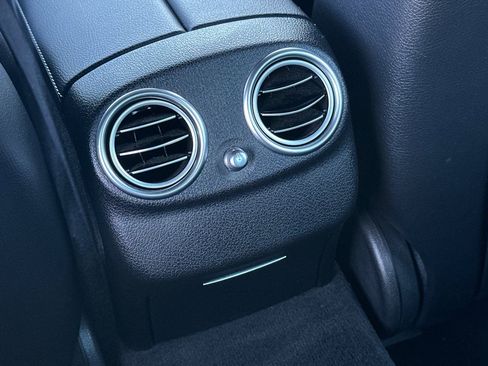 Used 2019 Mercedes-Benz E 300 image 31