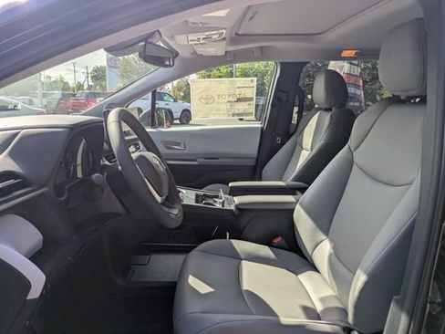 New 2026 Toyota Sienna XLE AWD/4WD image 14