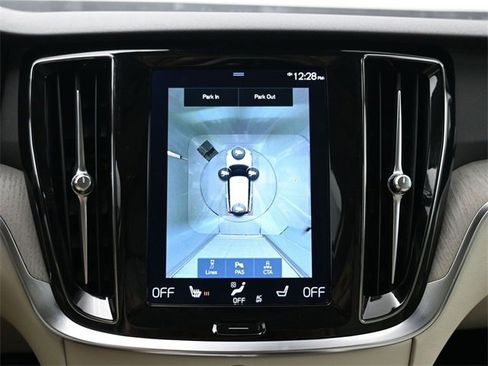 Used 2022 Volvo V60 T5 Cross Country w/ Advanced Package image 20