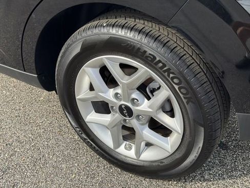 Certified 2025 Kia Soul LX FWD image 10