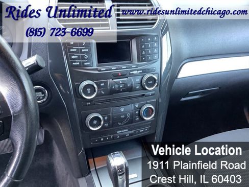 Used 2017 Ford Explorer XLT FWD image 16