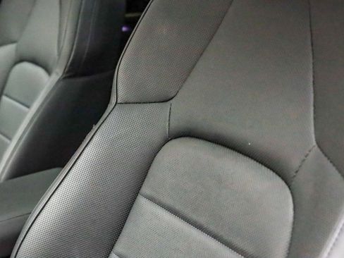 Certified 2025 Porsche Macan Electric image 26