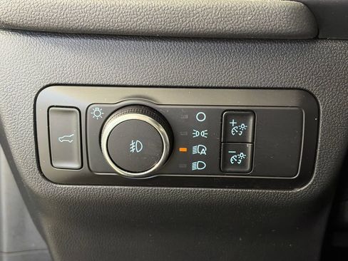 Used 2025 Ford Escape ST-Line Select AWD/4WD image 24