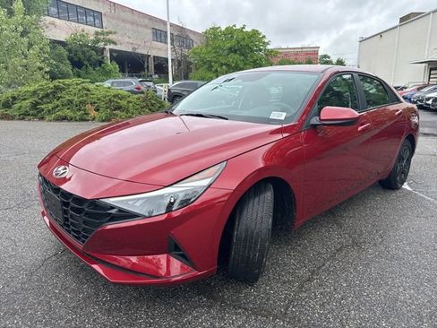 Used 2023 Hyundai Elantra SEL FWD image 3