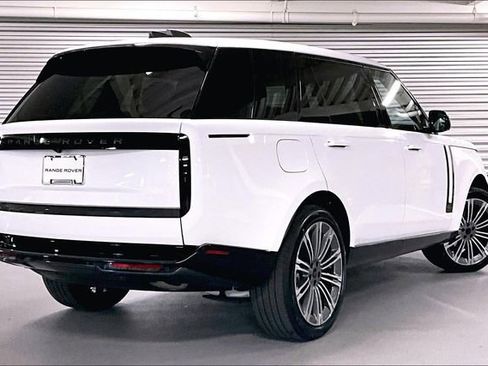 New 2026 Land Rover Range Rover Long Wheelbase SE image 4