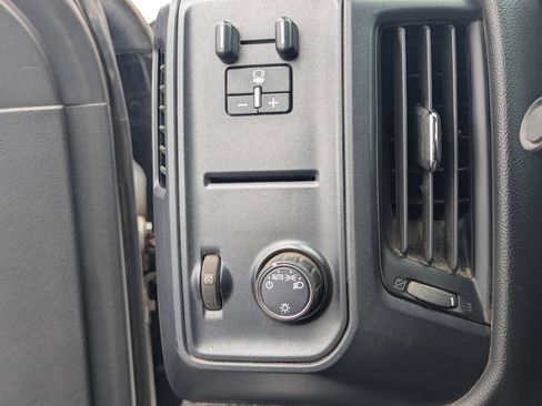 Used 2018 Chevrolet Silverado 1500 W/T w/ Trailering Package AWD/4WD image 23