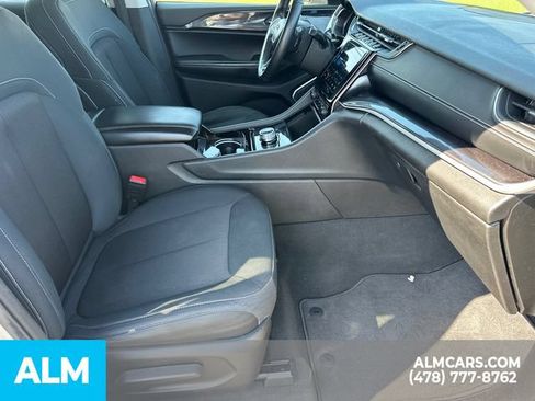 Used 2021 Jeep Grand Cherokee L Laredo w/ Luxury Tech Group I AWD/4WD image 15