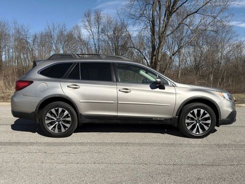 Used 2017 Subaru Outback 2.5i Limited image 33