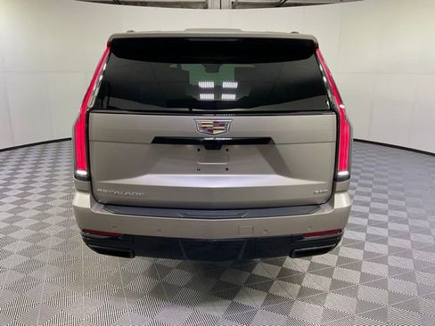 Used 2025 Cadillac Escalade ESV Sport Platinum image 5