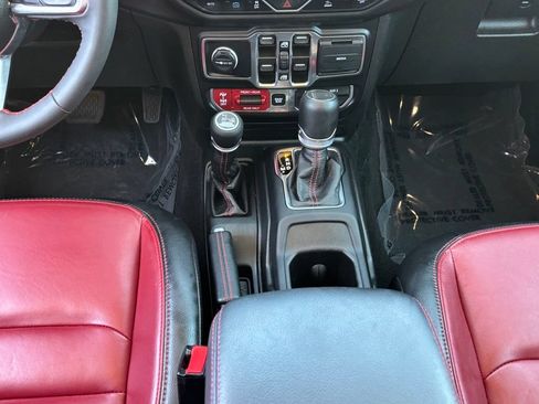 Used 2023 Jeep Wrangler Unlimited Rubicon 4xe AWD/4WD image 22