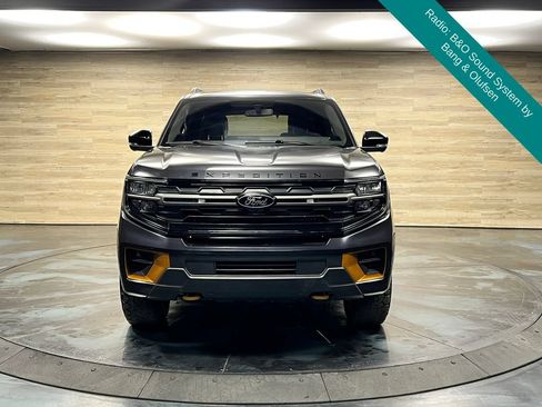 Used 2025 Ford Expedition Tremor AWD/4WD image 5