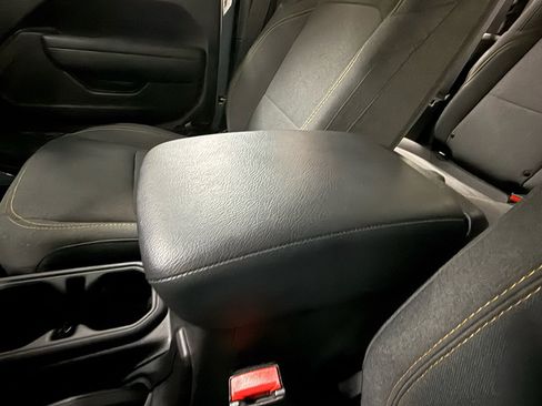 Used 2024 Jeep Wrangler Sport AWD/4WD image 32