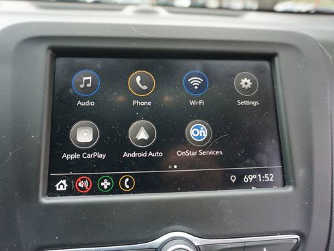 Used 2020 Chevrolet Equinox LS w/ LS Convenience Package FWD image 10