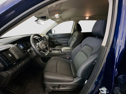 Used 2025 Nissan Pathfinder SV AWD/4WD image 13
