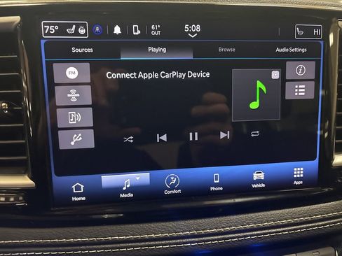 Used 2023 Chrysler Pacifica Touring-L image 13