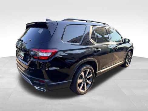 Used 2024 Honda Pilot Elite image 5