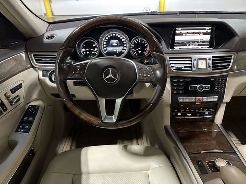 Used 2014 Mercedes-Benz E 350 4MATIC Sedan image 11