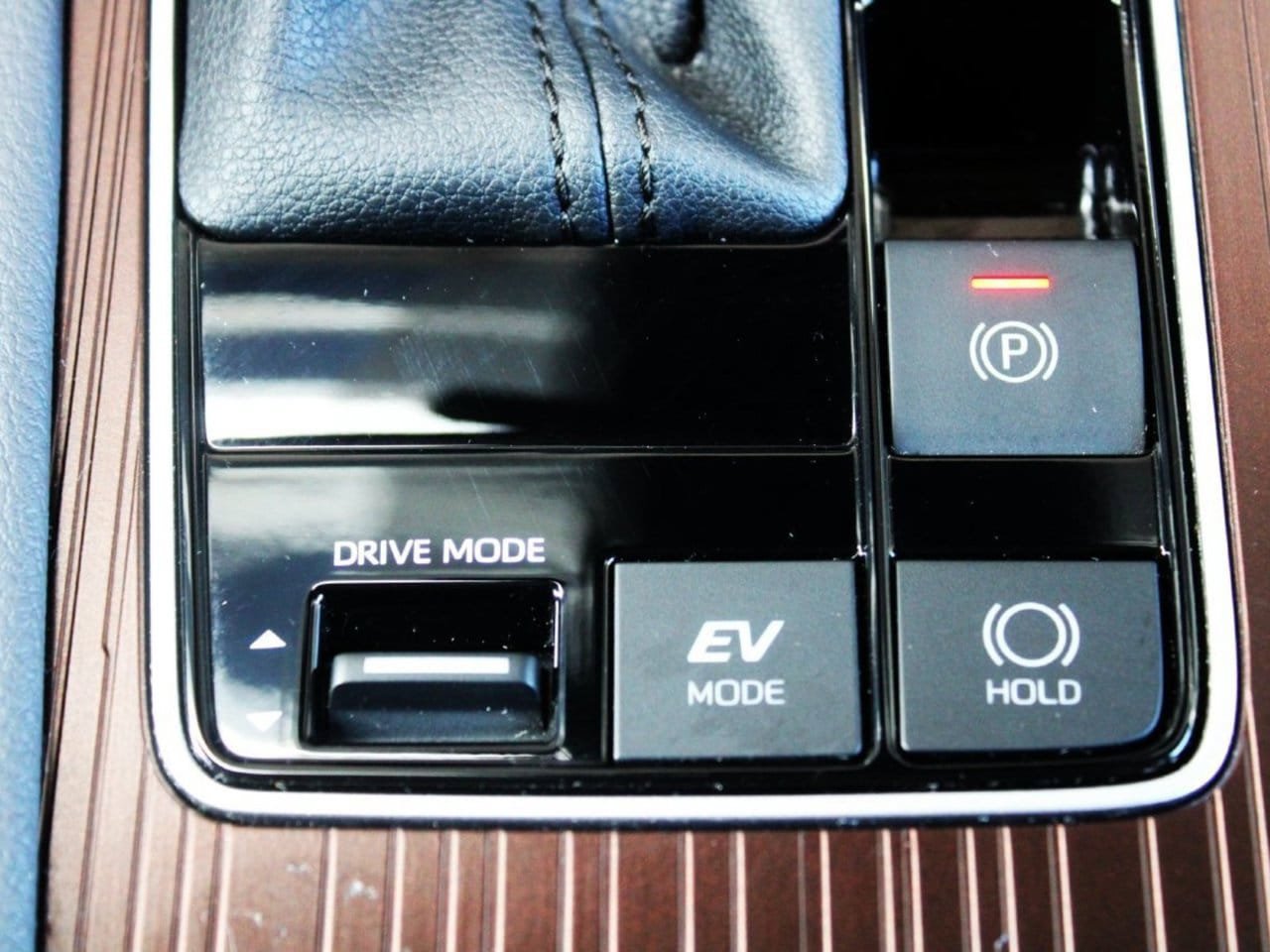 Used 2024 Toyota Sienna XLE FWD image 23
