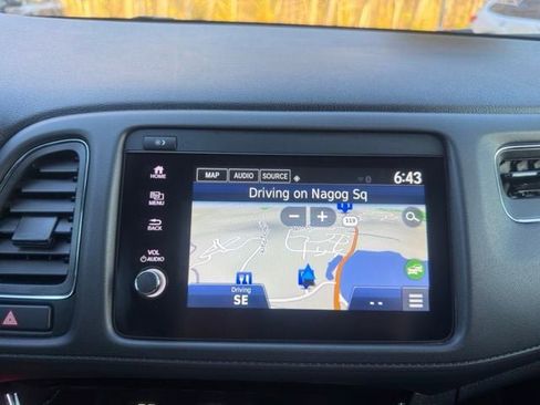 Used 2019 Honda HR-V Touring image 10