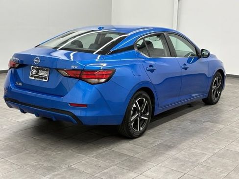 Used 2024 Nissan Sentra SV FWD image 2