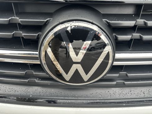 Certified 2023 Volkswagen Jetta Sport image 31