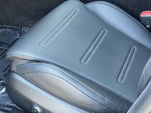 Used 2025 Mercedes-Benz E 53 AMG e 4MATIC Sedan image 33