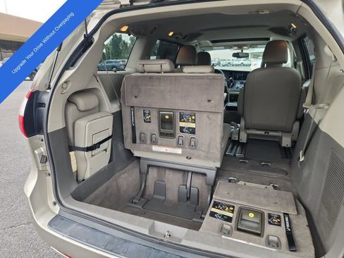Used 2015 Toyota Sienna XLE FWD image 22