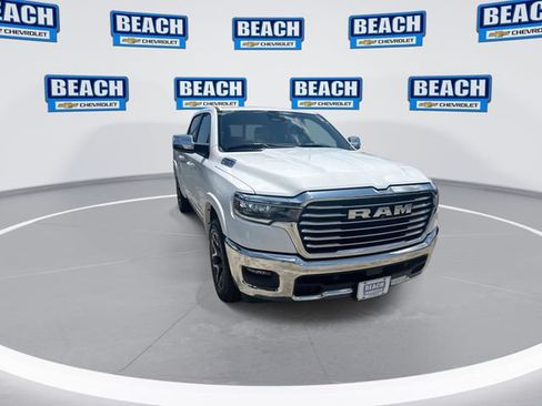 Used 2025 RAM 1500 Laramie AWD/4WD image 3