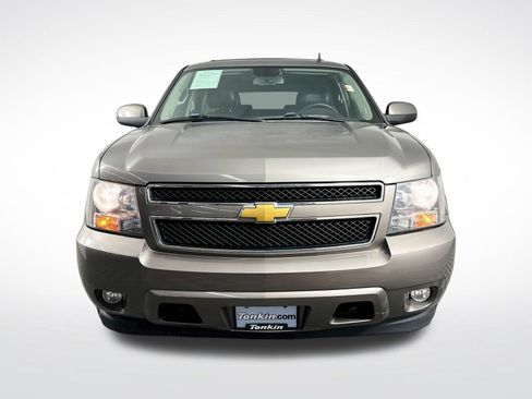 Used 2013 Chevrolet Tahoe LT w/ Luxury Package AWD/4WD image 2