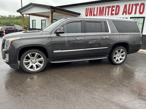Used 2017 Cadillac Escalade ESV Luxury AWD/4WD image 13